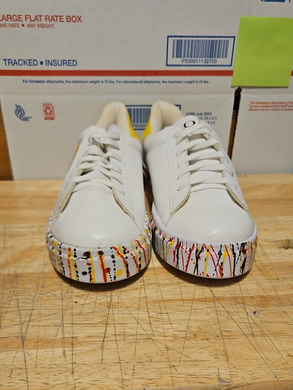Women's White Painted-Trim Low Top Sneakers SIZE 8